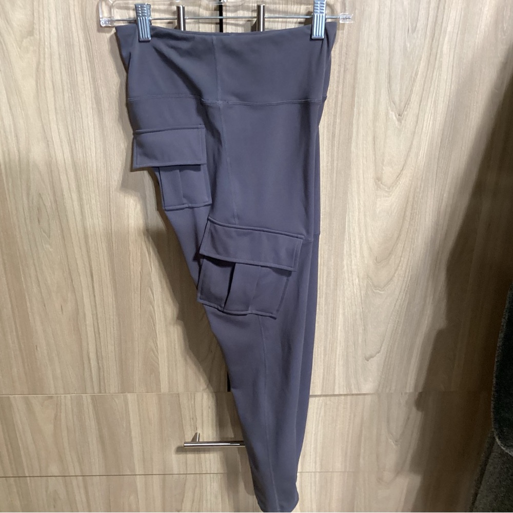 New halara charcoal grey cargo leggings